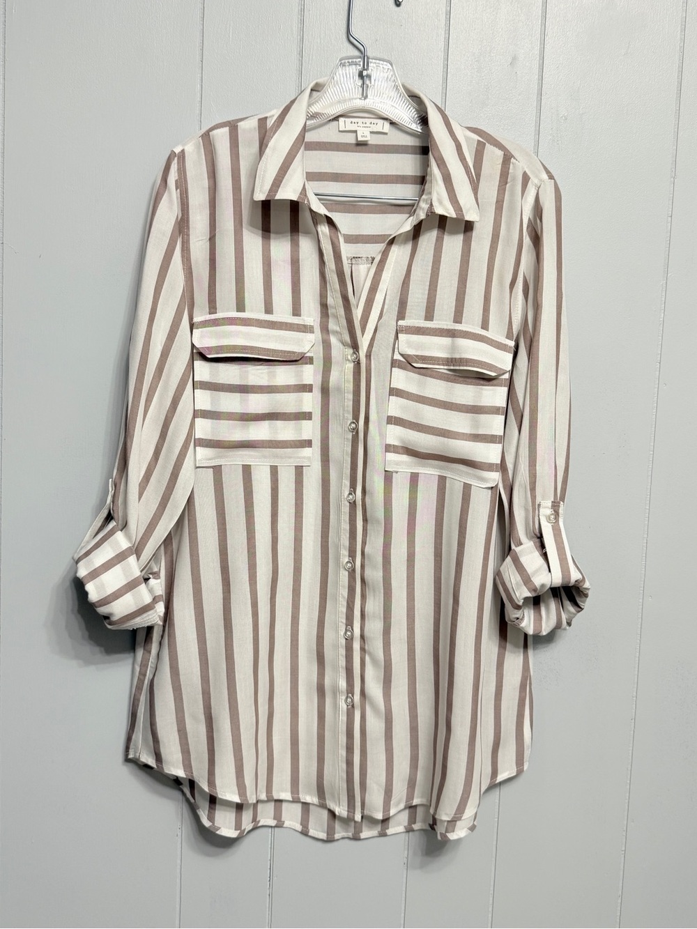 #19)  day to day blu pepper Striped Button-Up in Beige & White